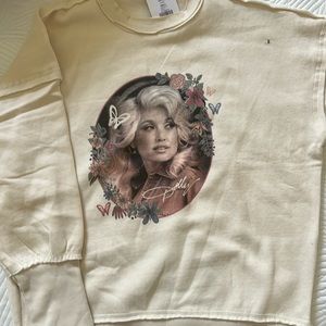 COPY - Dollywood sweatshirt. Brand new